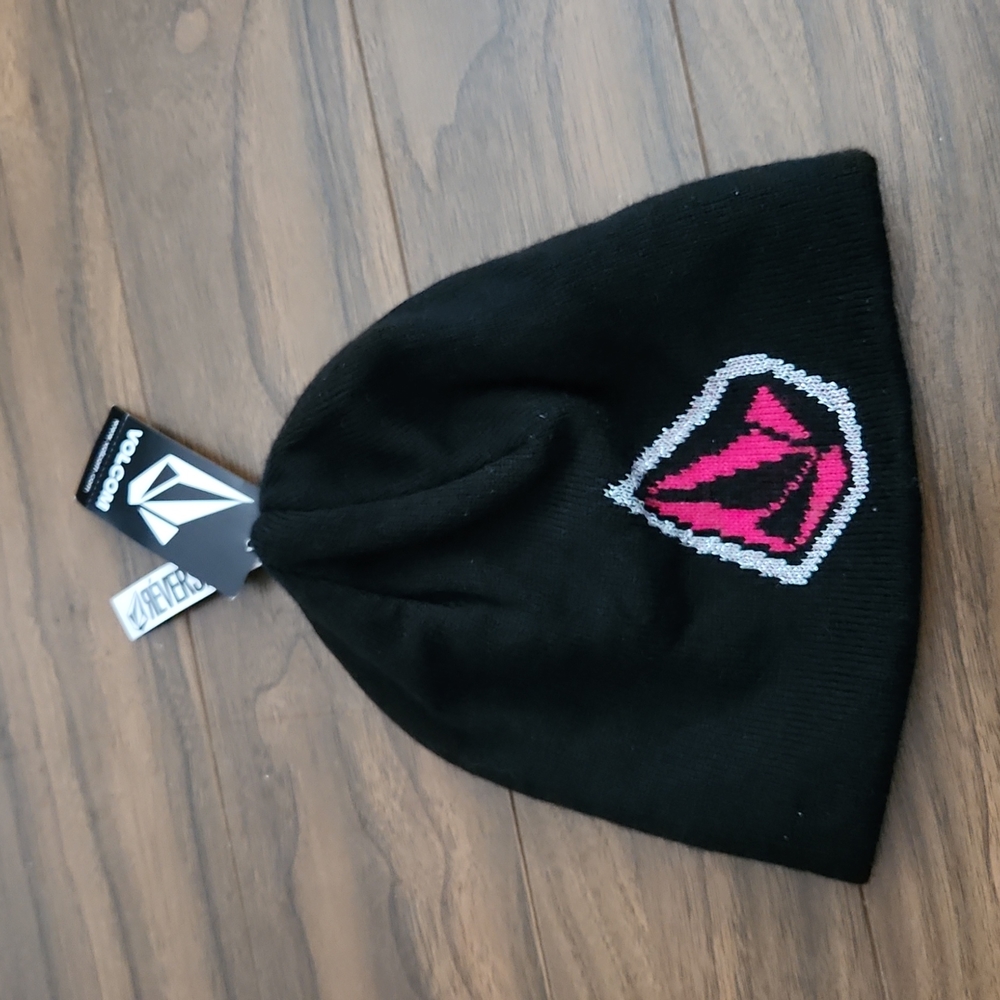 NWT Volcom Top Rocker Reversible Beanie toque